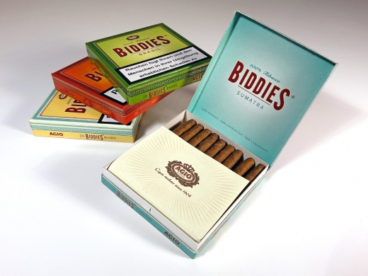 Mooie kartonnen sigarendoos met Zweedse klepsluiting voorzien van speciale druktechnieken 